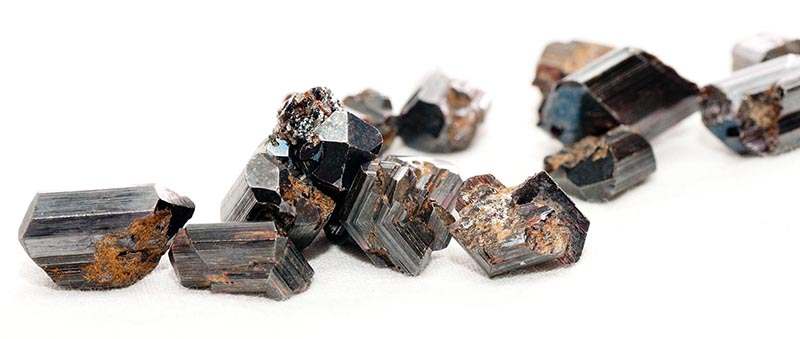 rutile black metallic ore sample for making jewelry