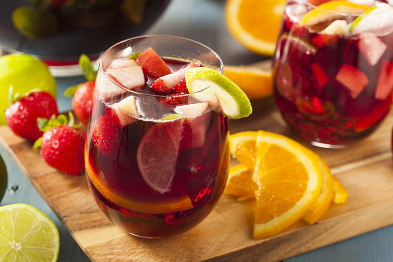 Sangria mit viel Obst