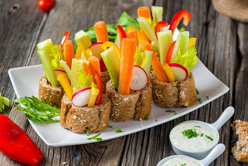 Brotschalen mit Gemüsesticks